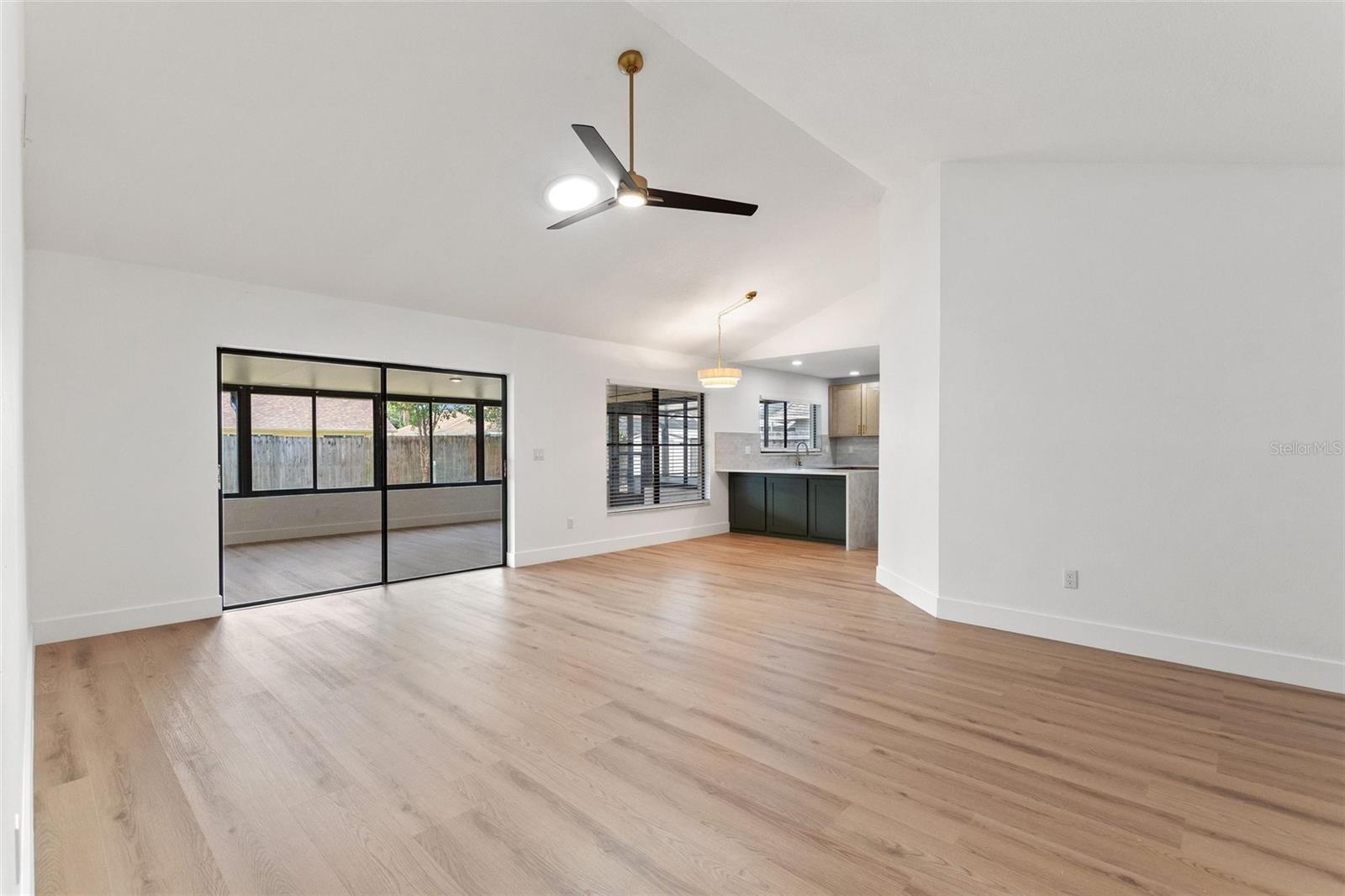 Image 6 of 46 For 5104 Garden Vale Avenue
