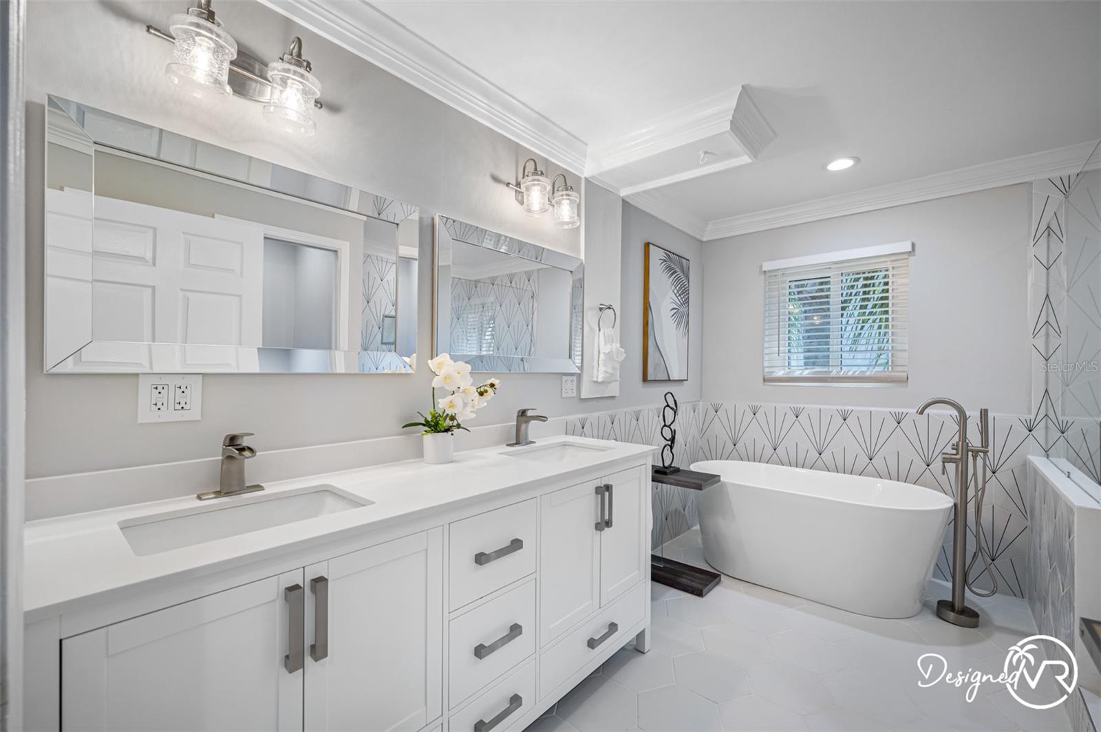 Image 82 of 100 For 4545 Harbor Hills Drive