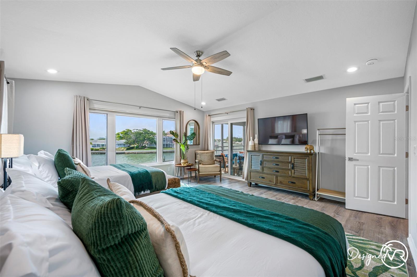 Image 86 of 100 For 4545 Harbor Hills Drive