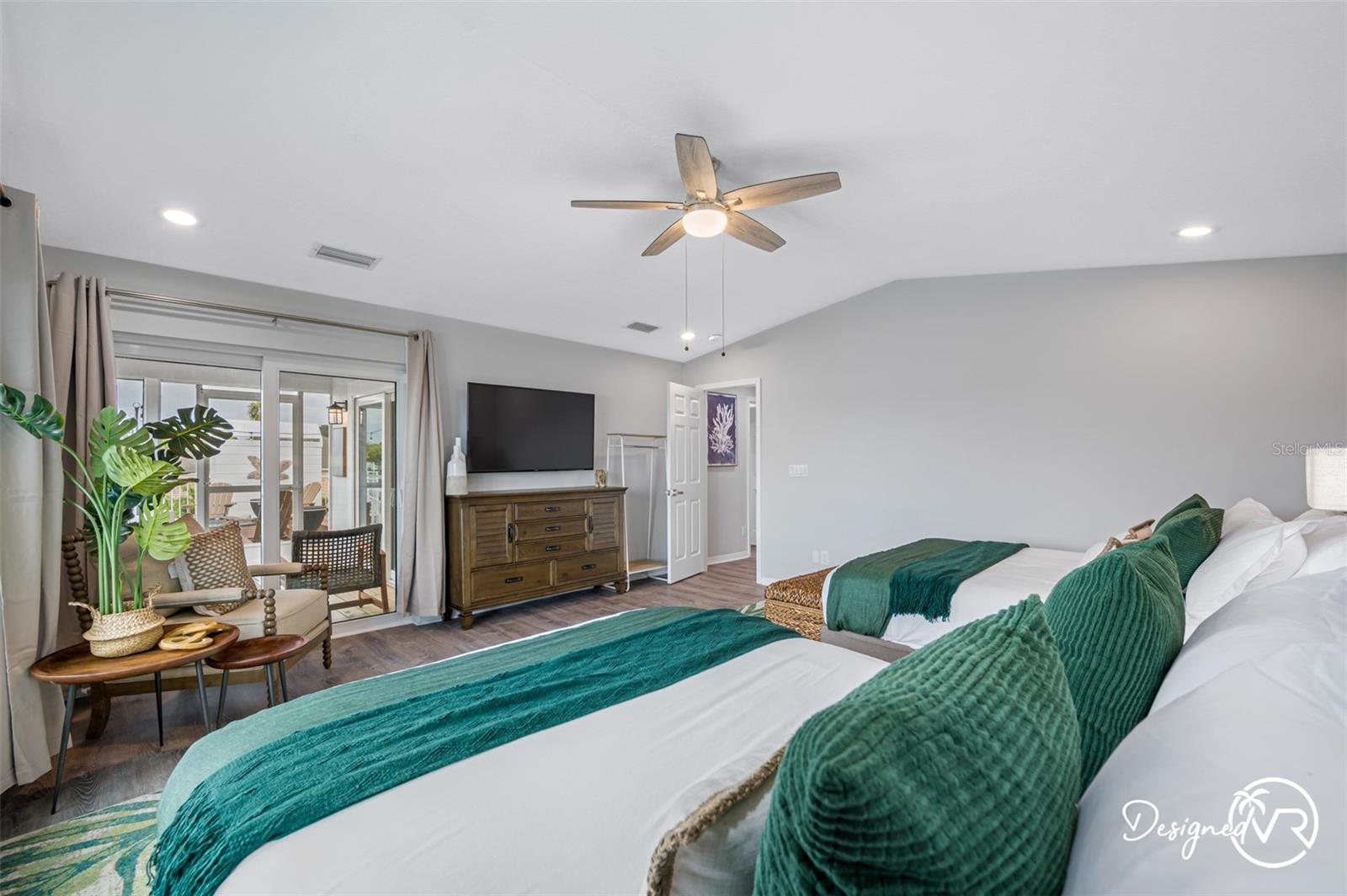 Image 87 of 100 For 4545 Harbor Hills Drive