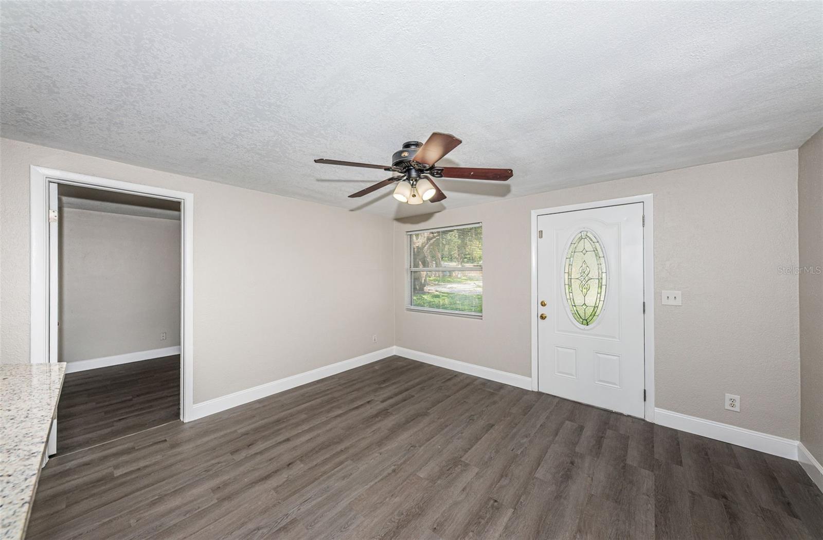 Image 13 of 30 For 705 3rd Avenue Ne C