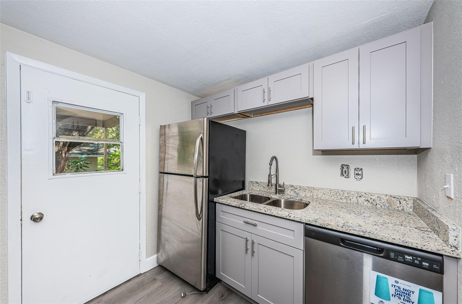 Image 16 of 30 For 705 3rd Avenue Ne C