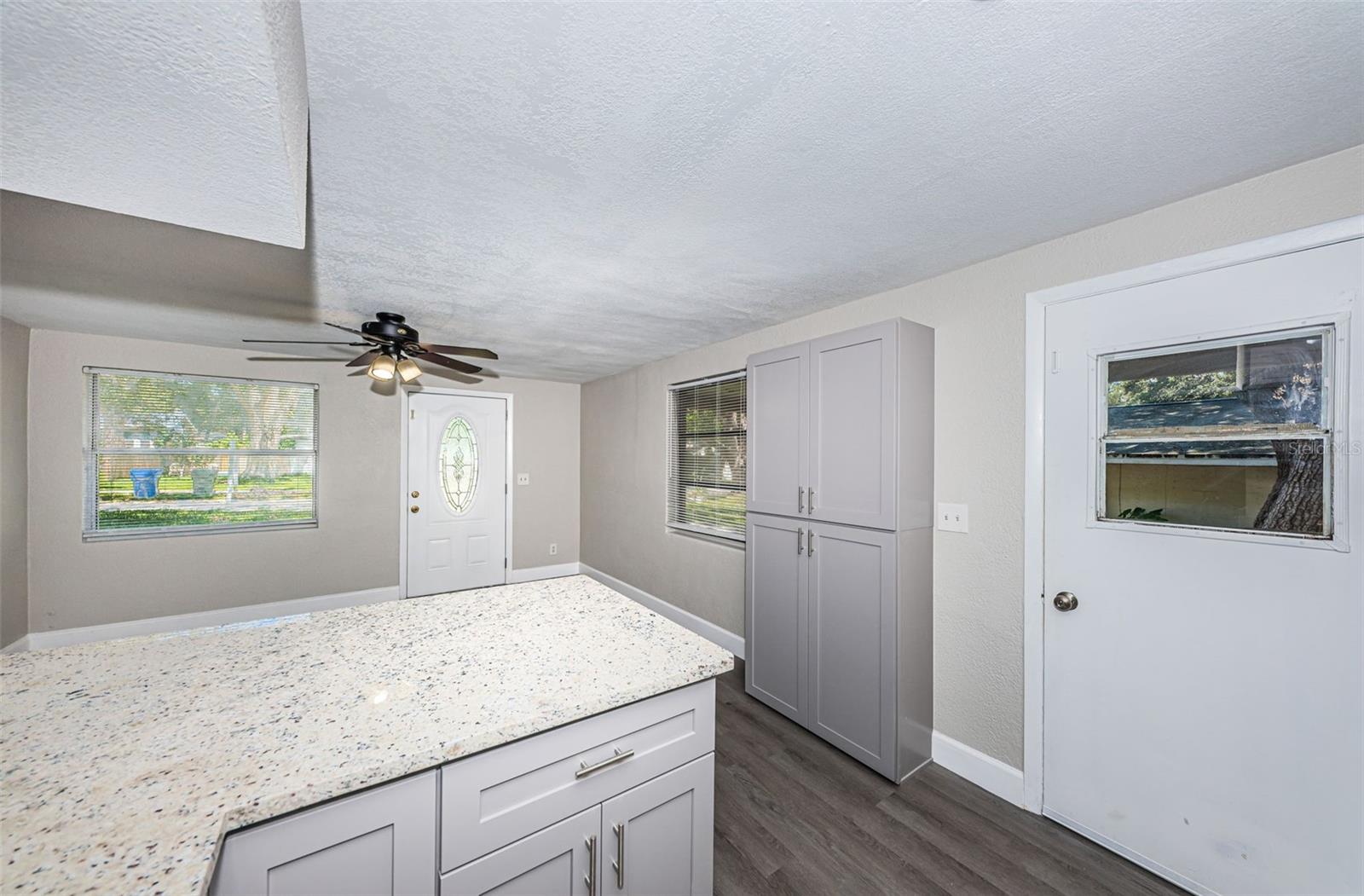 Image 17 of 30 For 705 3rd Avenue Ne C