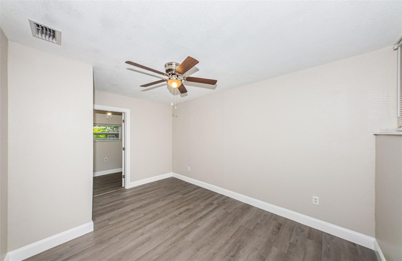 Image 18 of 30 For 705 3rd Avenue Ne C