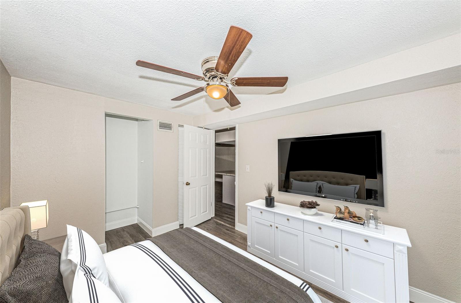 Image 4 of 30 For 705 3rd Avenue Ne C