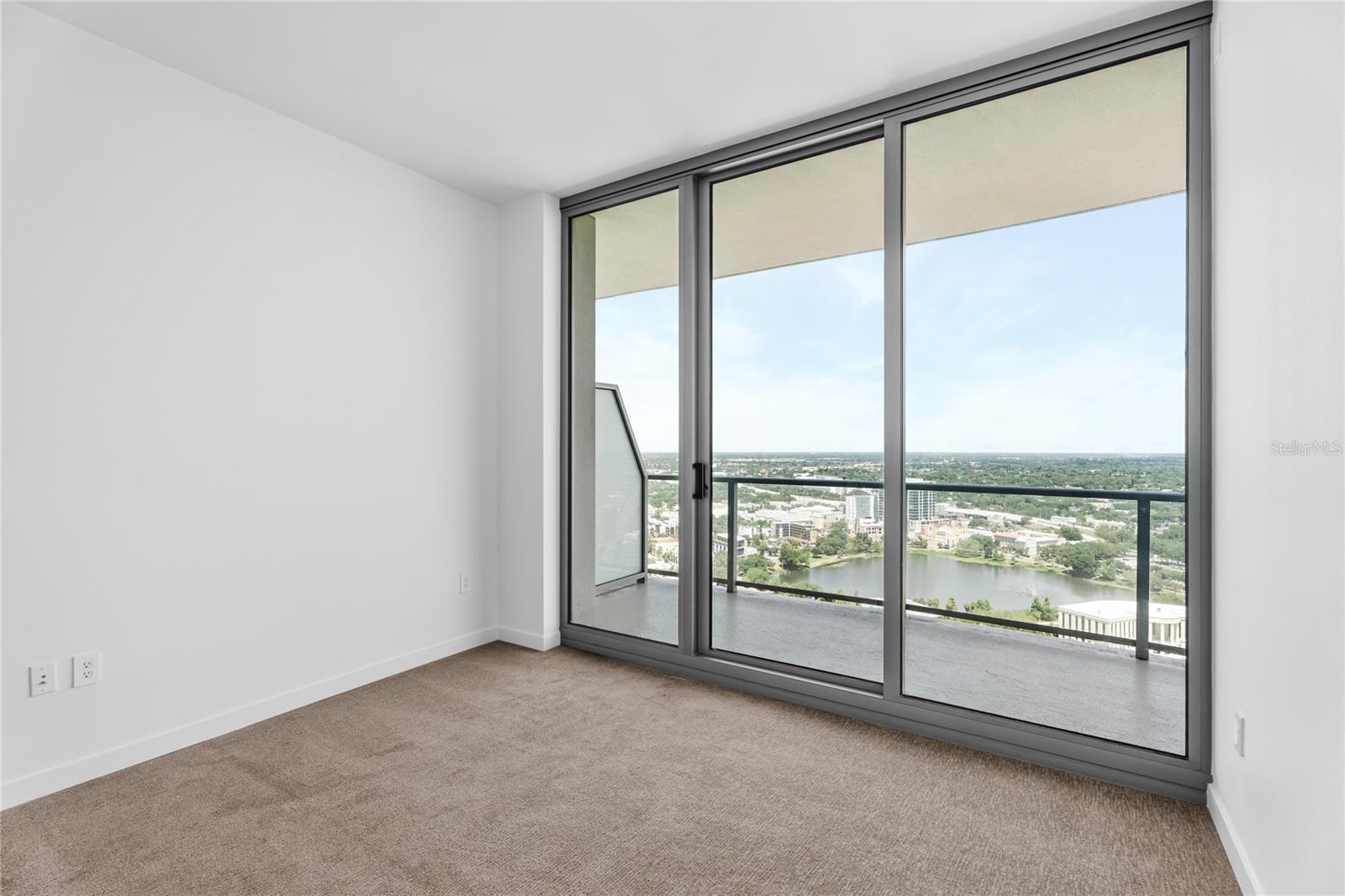 Image 20 of 37 For 400 Central Avenue 3107