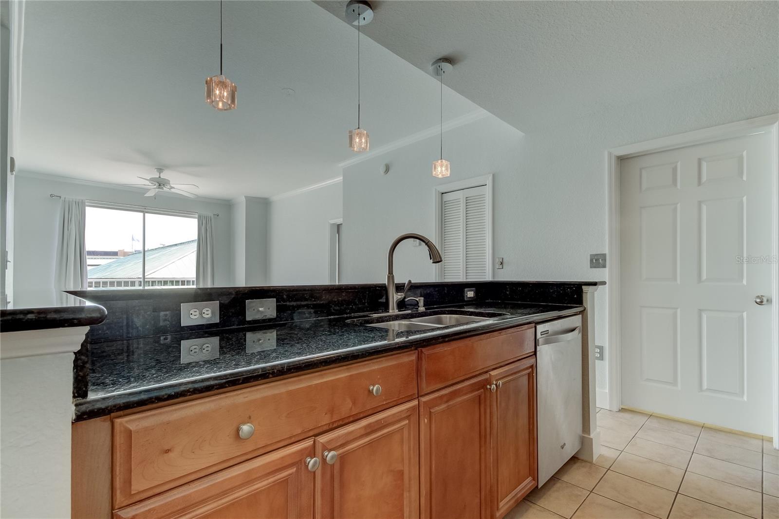 Image 10 of 45 For 700 Harbour Island Boulevard 309