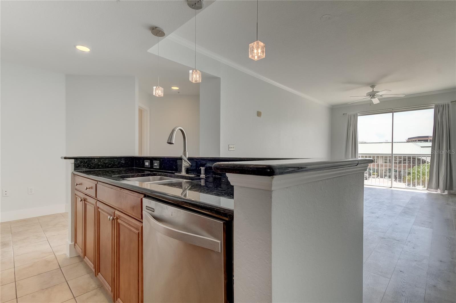 Image 17 of 45 For 700 Harbour Island Boulevard 309