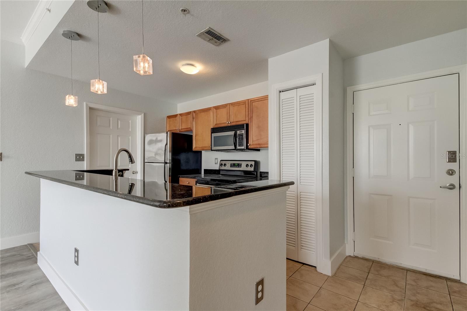 Image 3 of 45 For 700 Harbour Island Boulevard 309