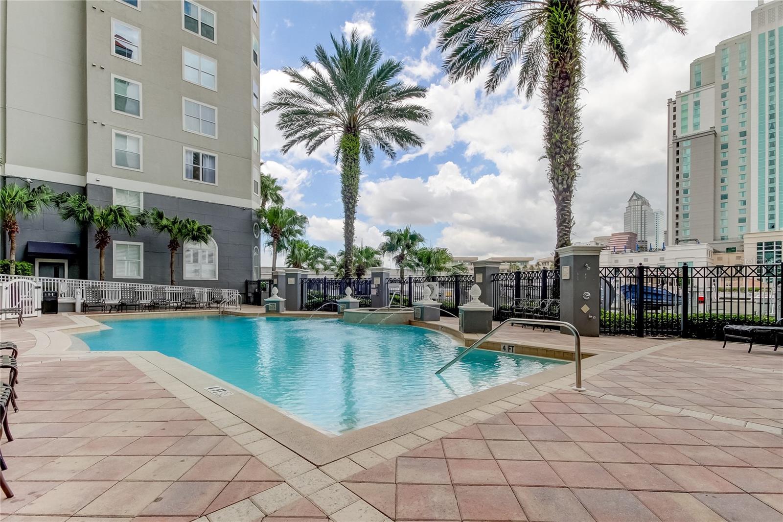 Image 32 of 45 For 700 Harbour Island Boulevard 309