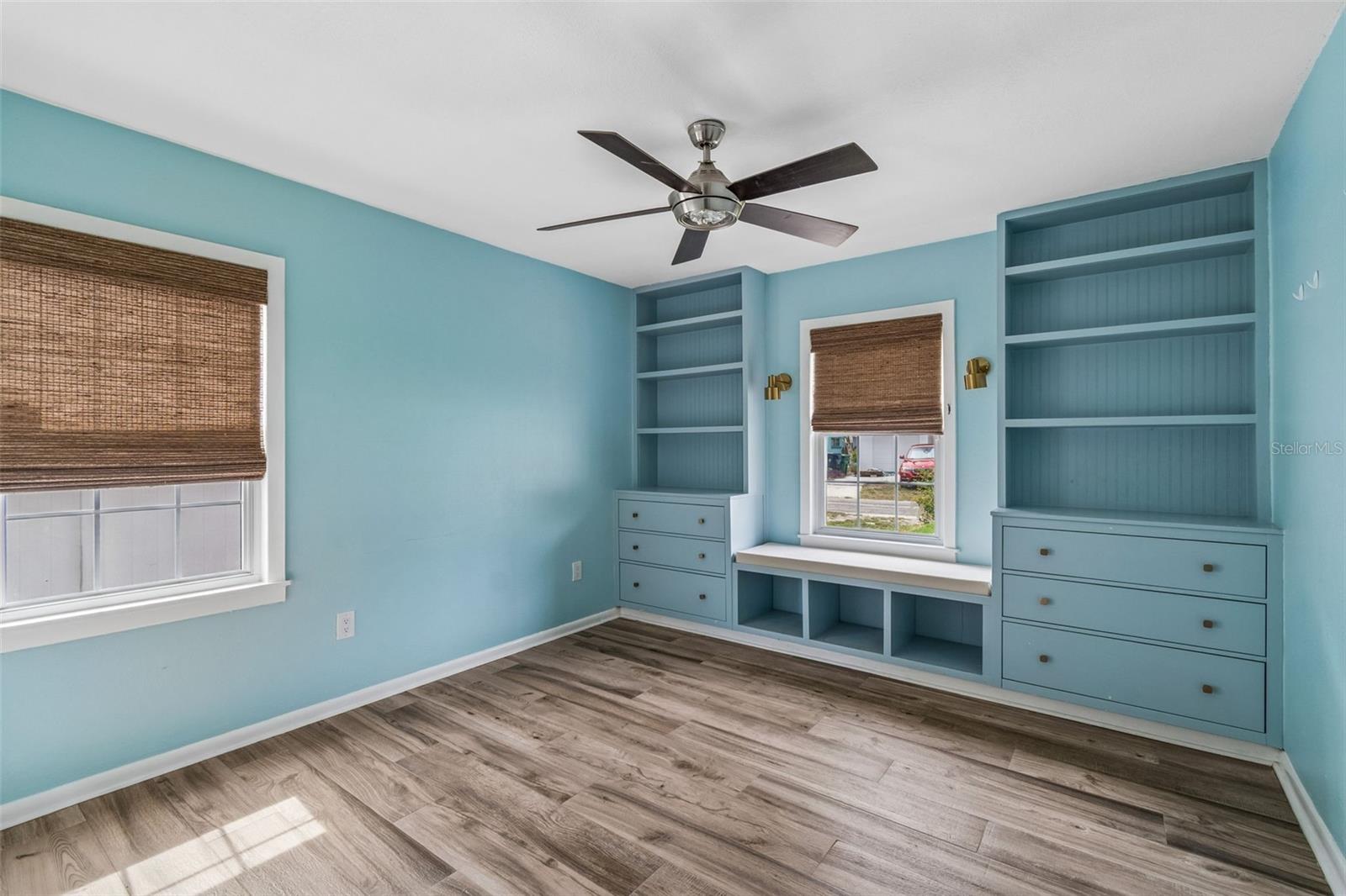 Image 16 of 30 For 1304 Knollwood Street