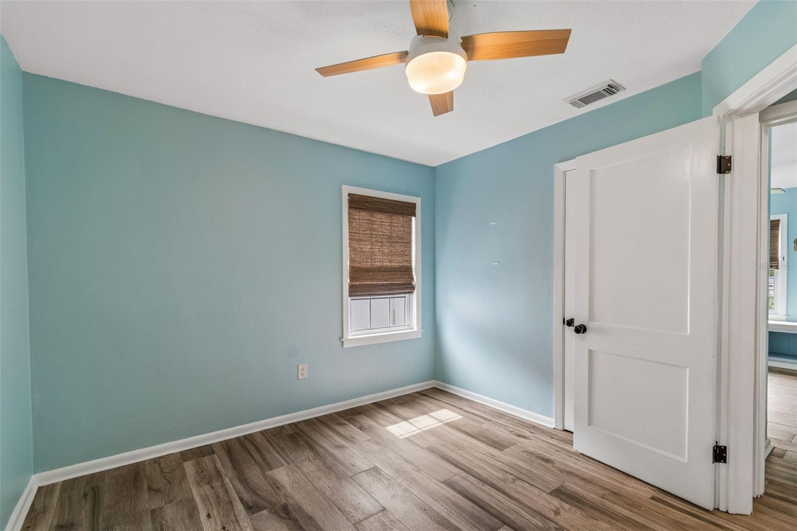 Image 20 of 30 For 1304 Knollwood Street