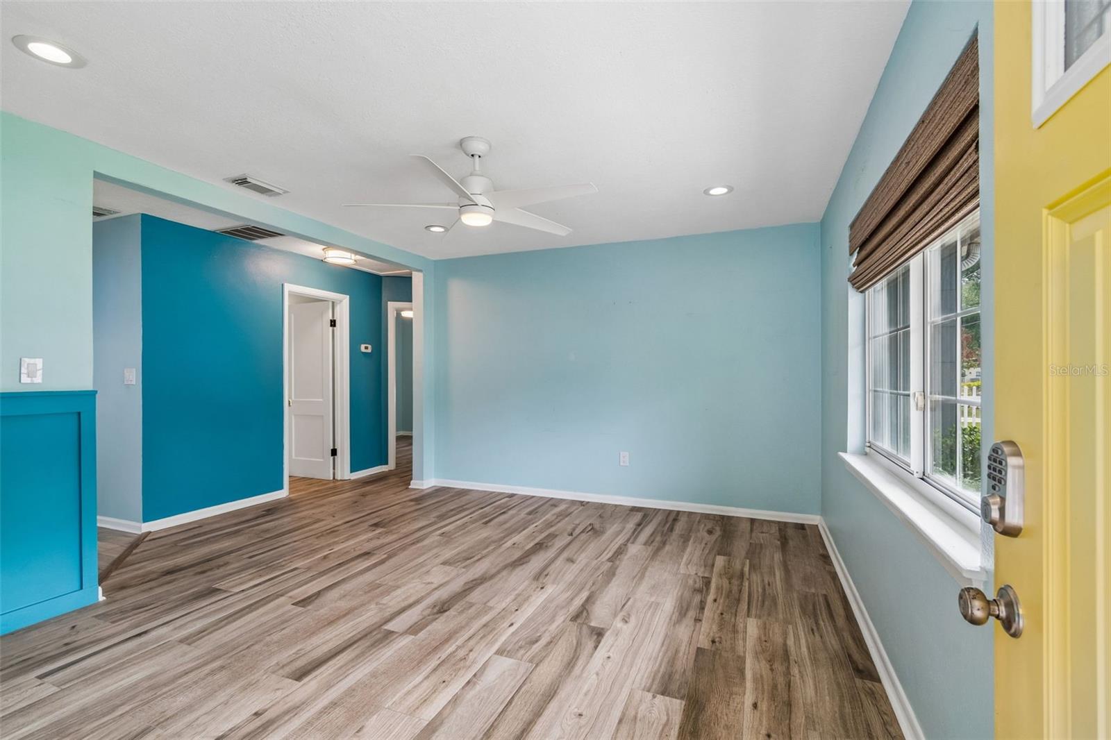 Image 3 of 30 For 1304 Knollwood Street
