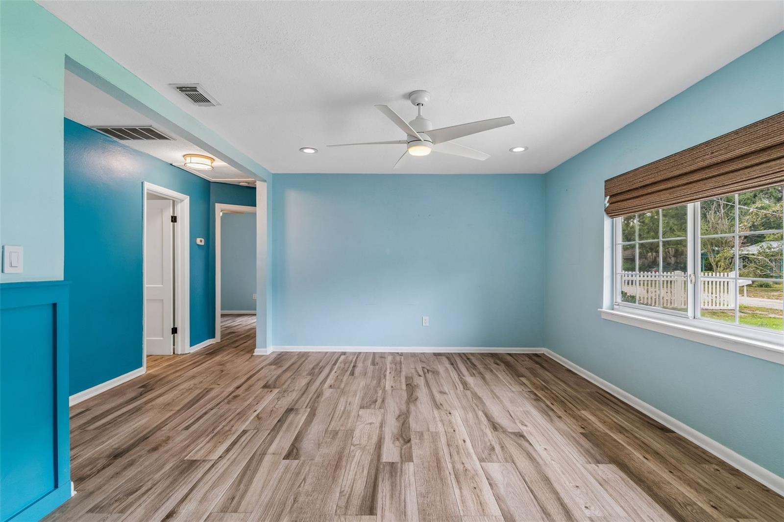 Image 4 of 30 For 1304 Knollwood Street