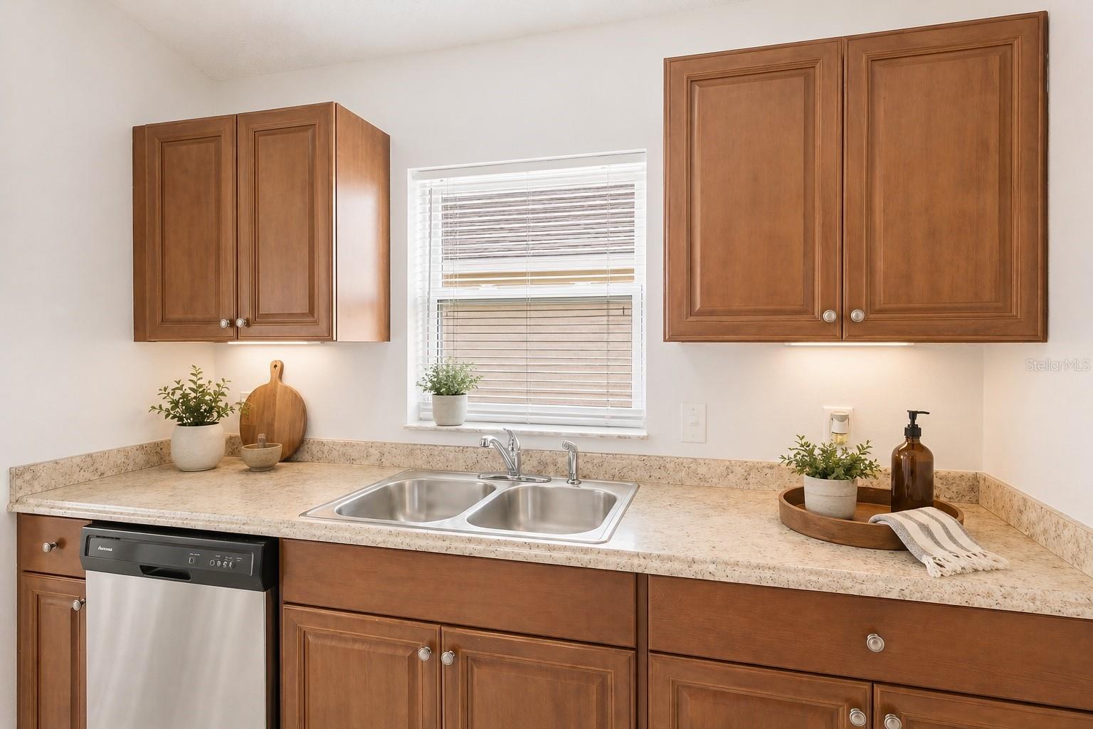 Image 10 of 72 For 6808 Yardley Oaks Court