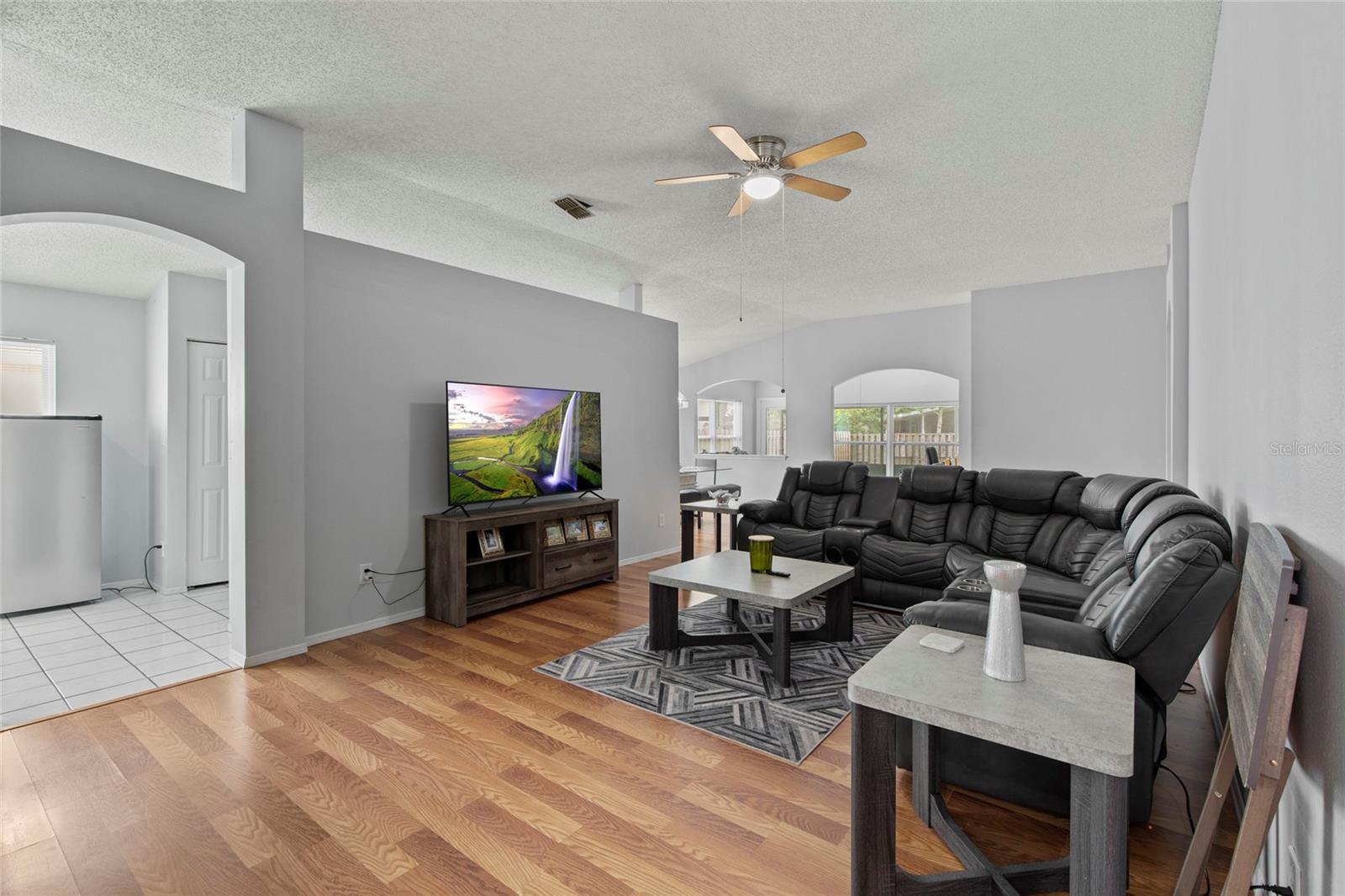 Image 15 of 72 For 6808 Yardley Oaks Court