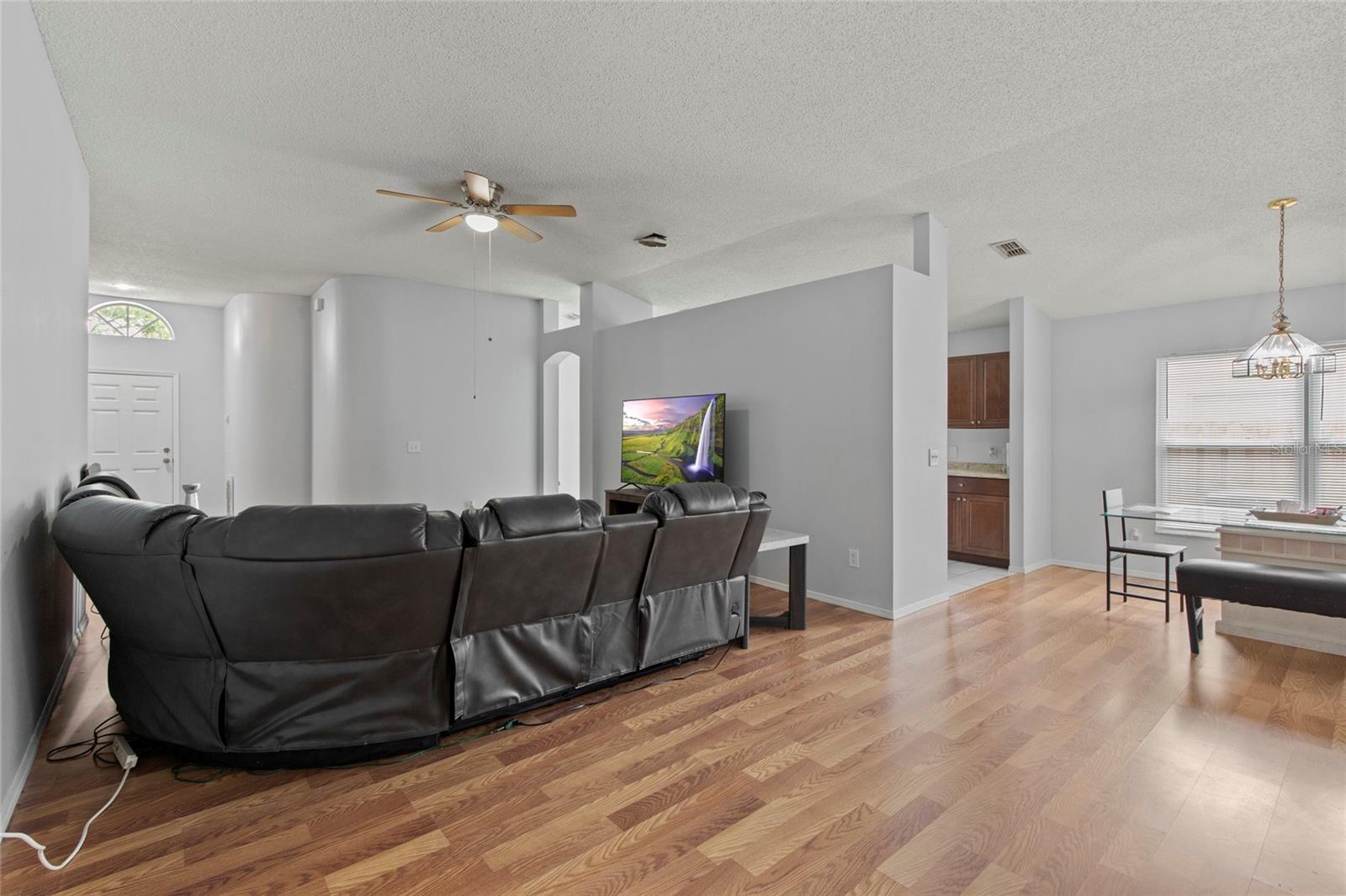 Image 16 of 72 For 6808 Yardley Oaks Court