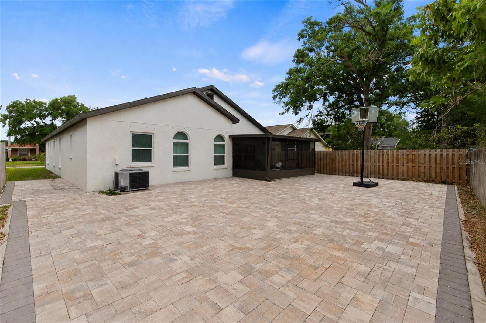 Image 25 of 72 For 6808 Yardley Oaks Court