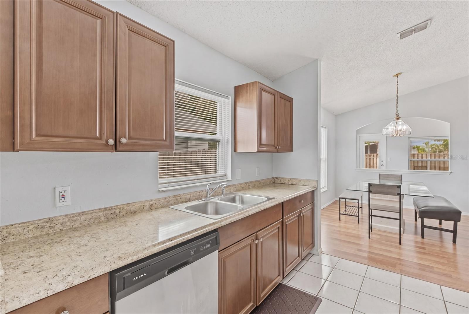 Image 32 of 72 For 6808 Yardley Oaks Court