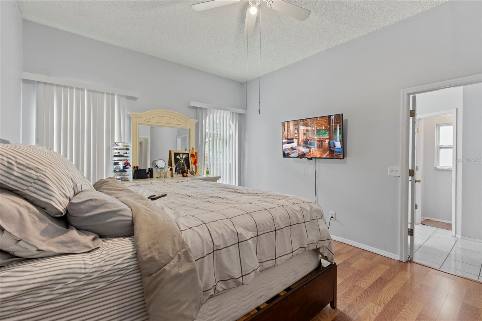 Image 39 of 72 For 6808 Yardley Oaks Court
