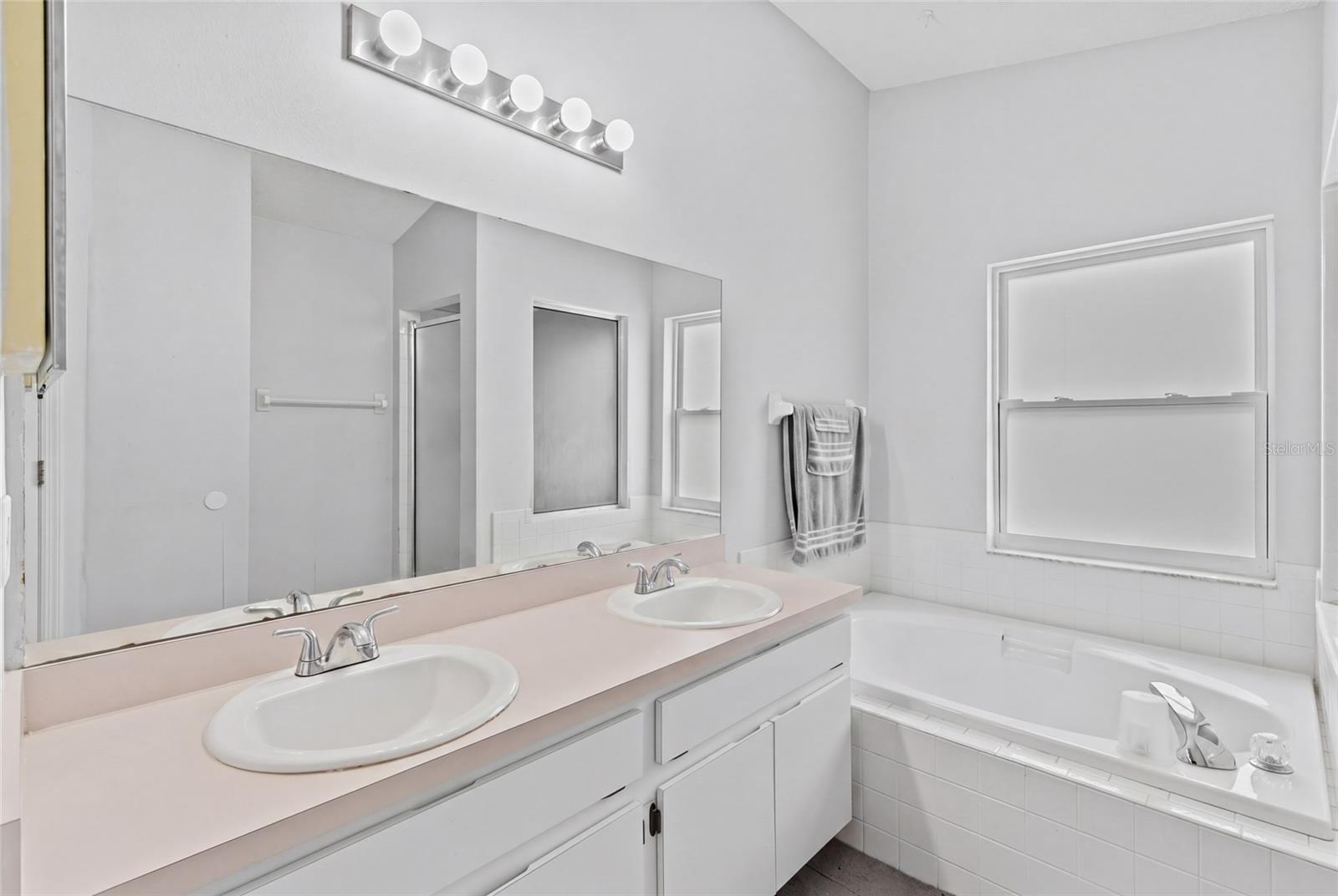 Image 41 of 72 For 6808 Yardley Oaks Court