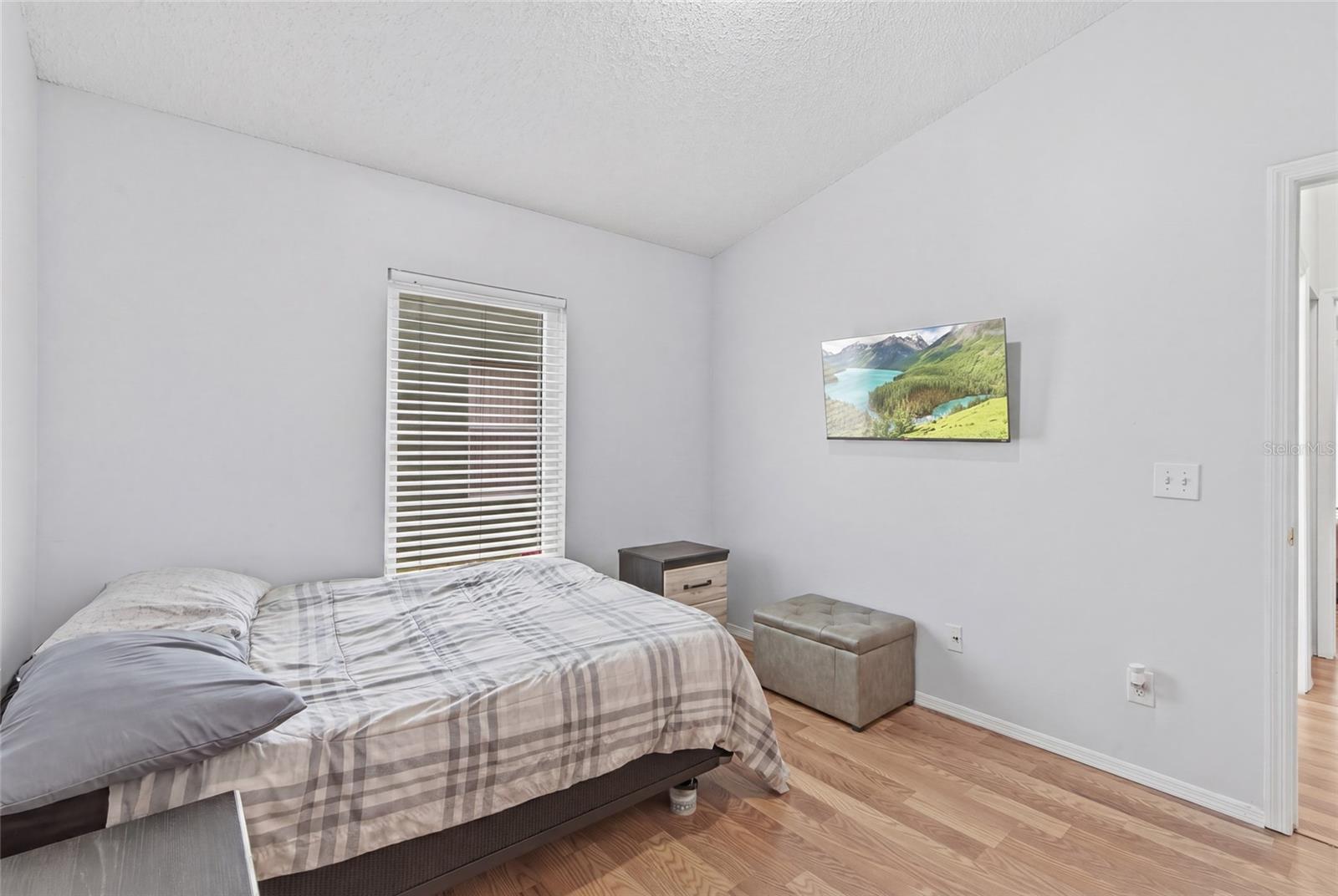 Image 45 of 72 For 6808 Yardley Oaks Court