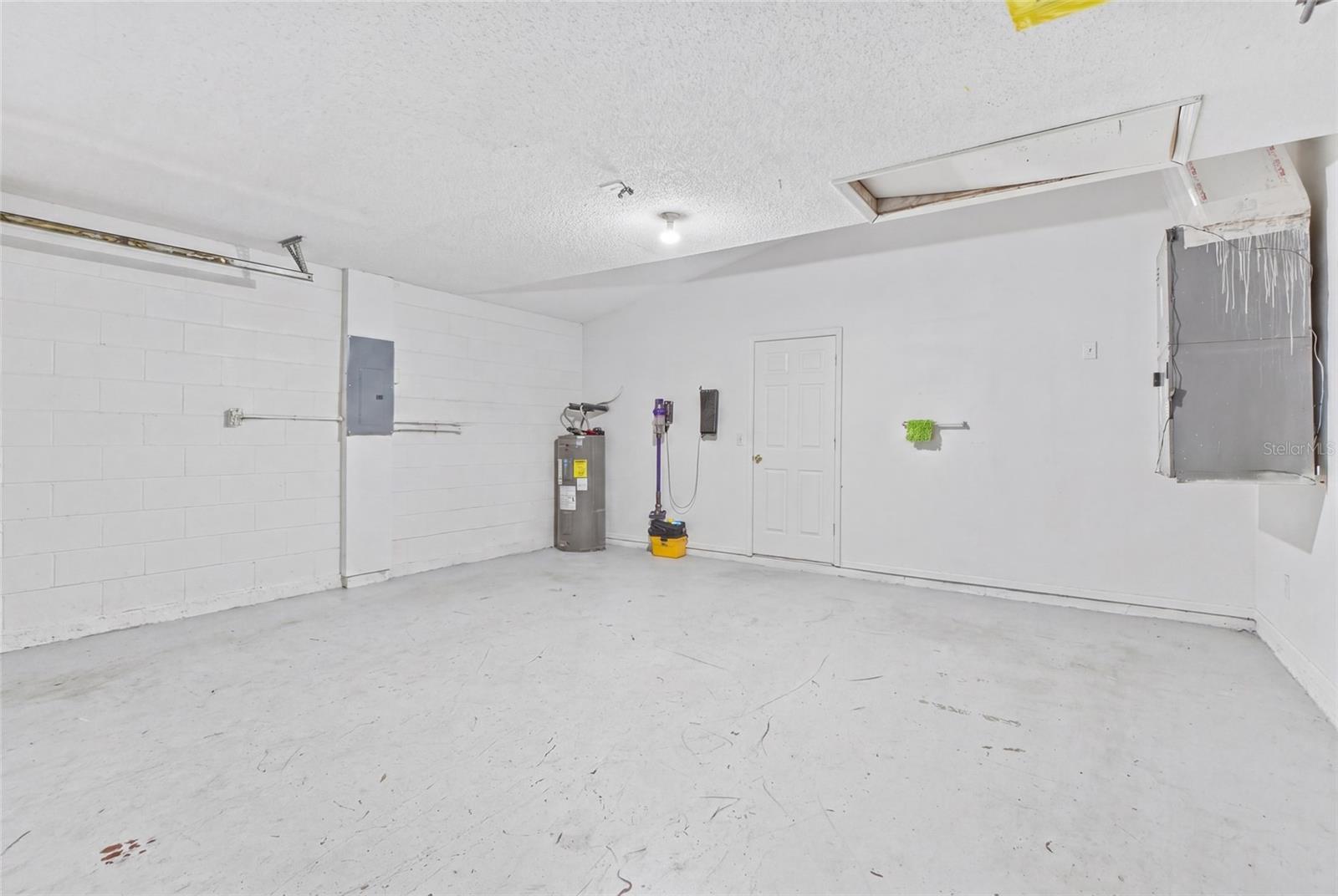 Image 53 of 72 For 6808 Yardley Oaks Court
