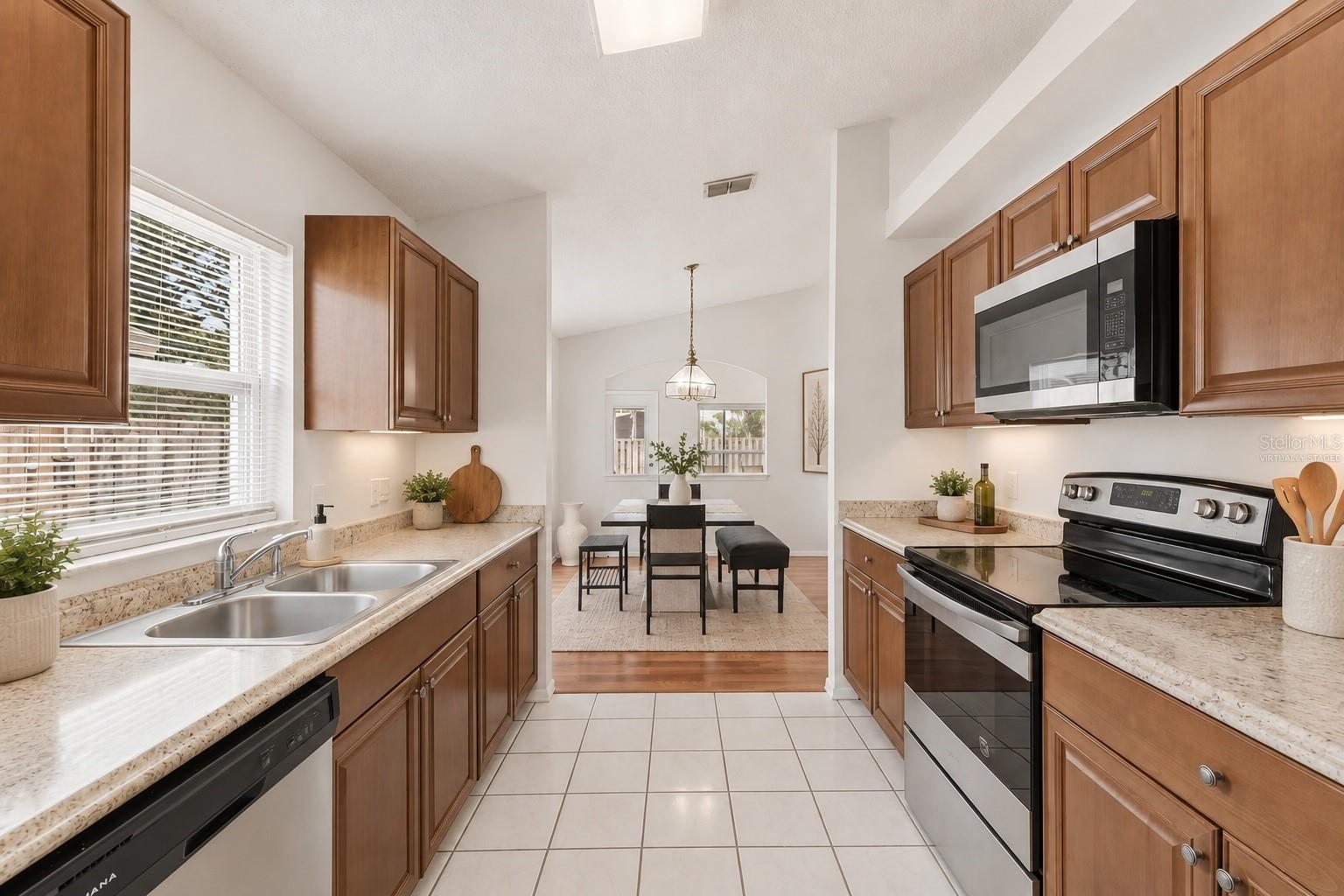 Image 8 of 72 For 6808 Yardley Oaks Court