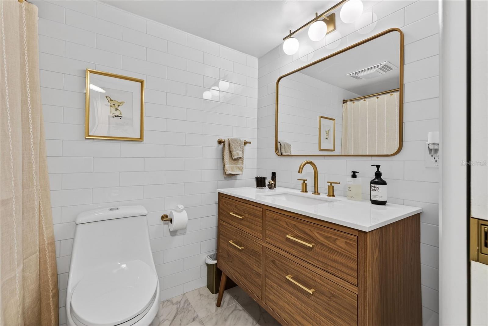 Image 26 of 39 For 13405 Pine Lake Way 203