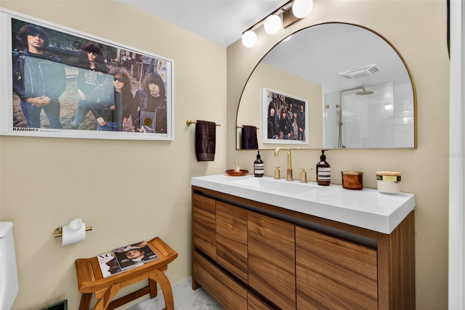 Image 31 of 39 For 13405 Pine Lake Way 203
