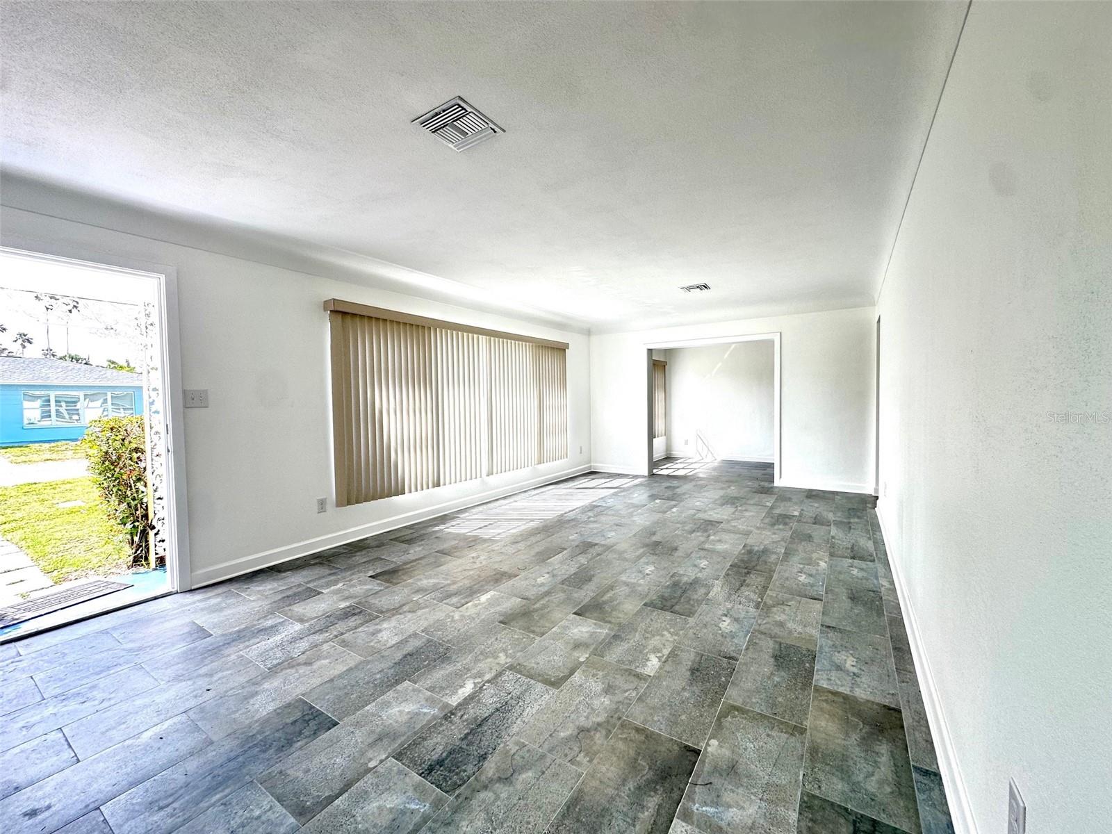 Image 4 of 30 For 10 158th Avenue