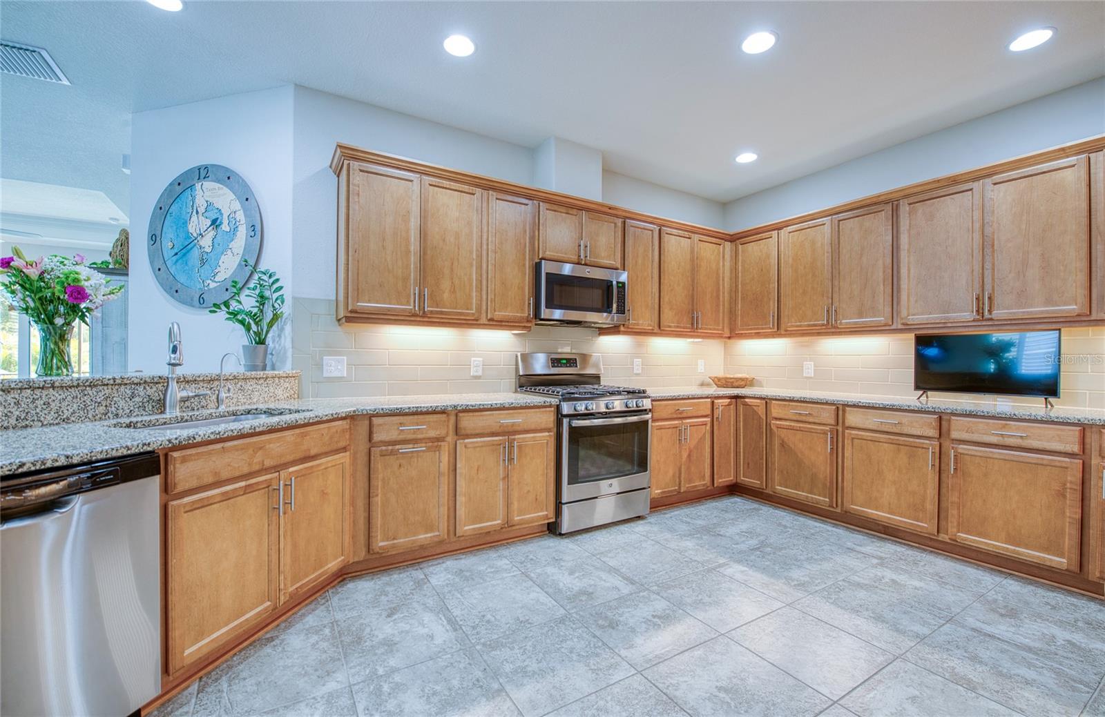 Image 8 of 60 For 8099 Pine Crest Street