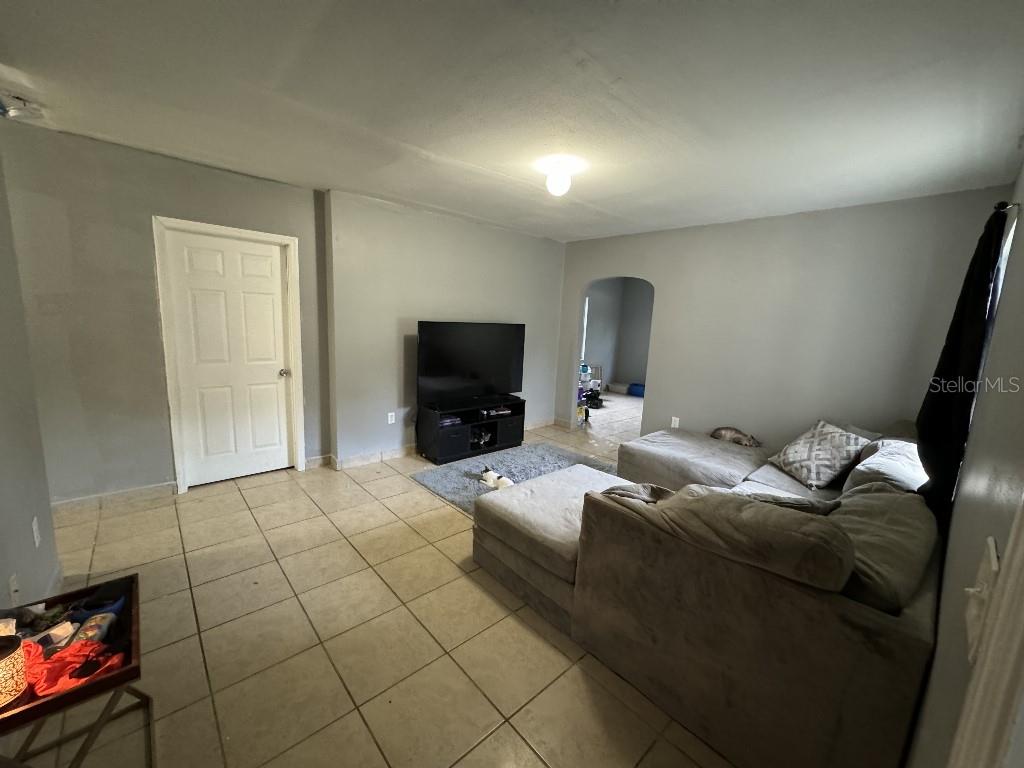 Image 3 of 17 For 419 Avenue M Ne