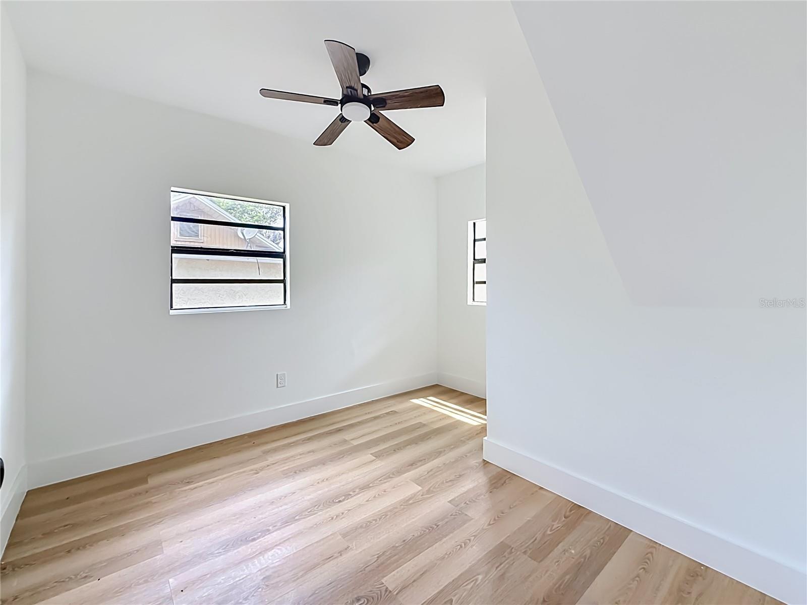 Image 16 of 55 For 6705 Elizabeth Street