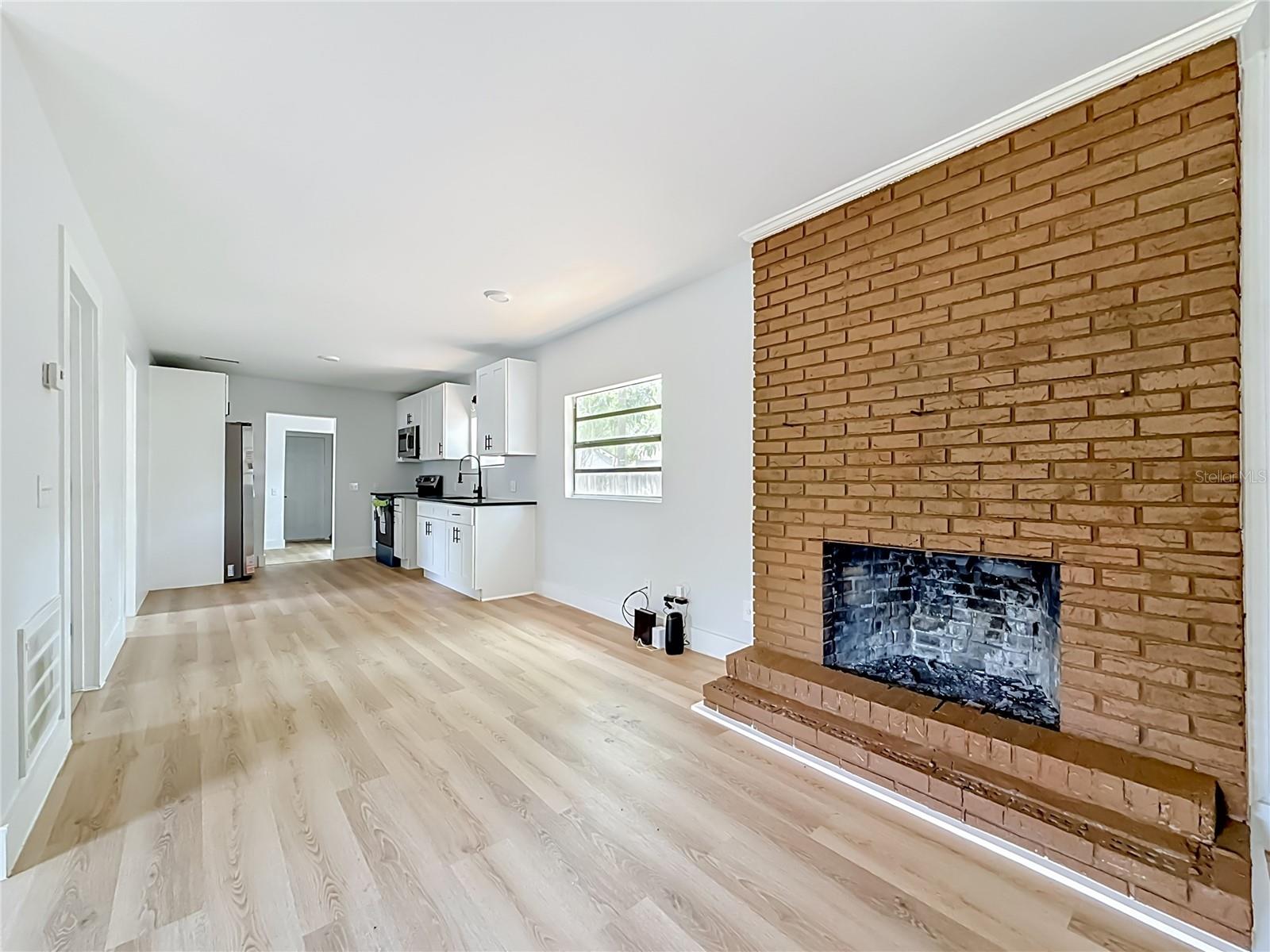 Image 4 of 55 For 6705 Elizabeth Street