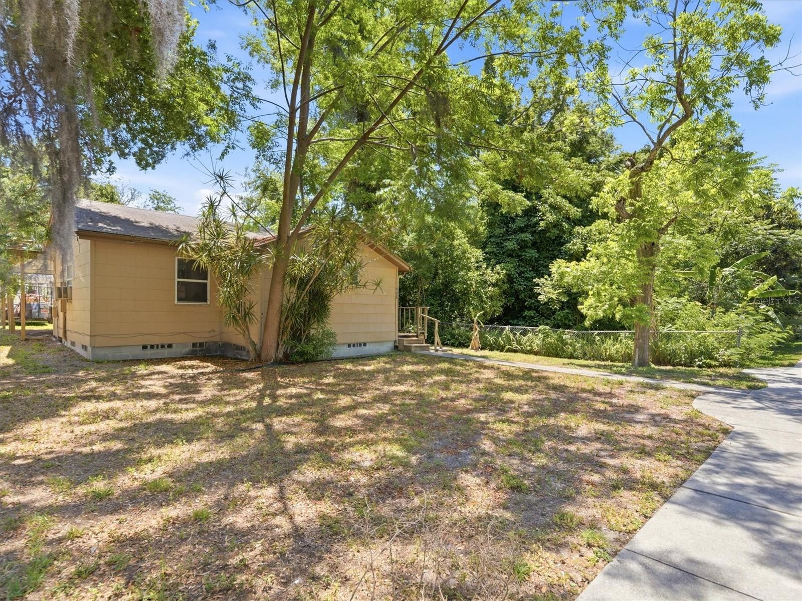 Image 24 of 46 For 515 2nd Street N