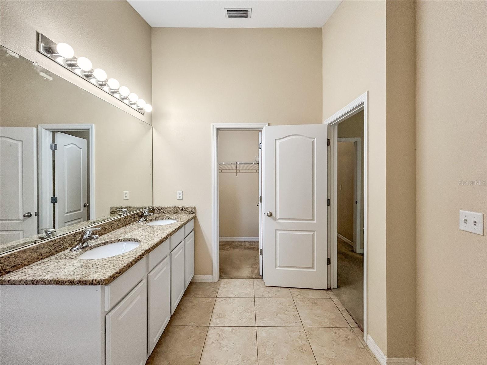 Image 14 of 31 For 16615 Kingletside Court