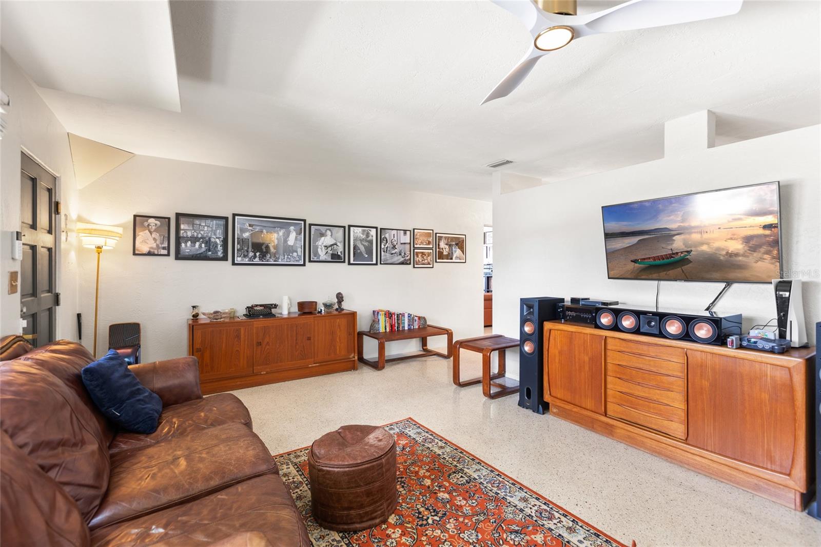 Image 10 of 51 For 1124 40th Avenue Ne