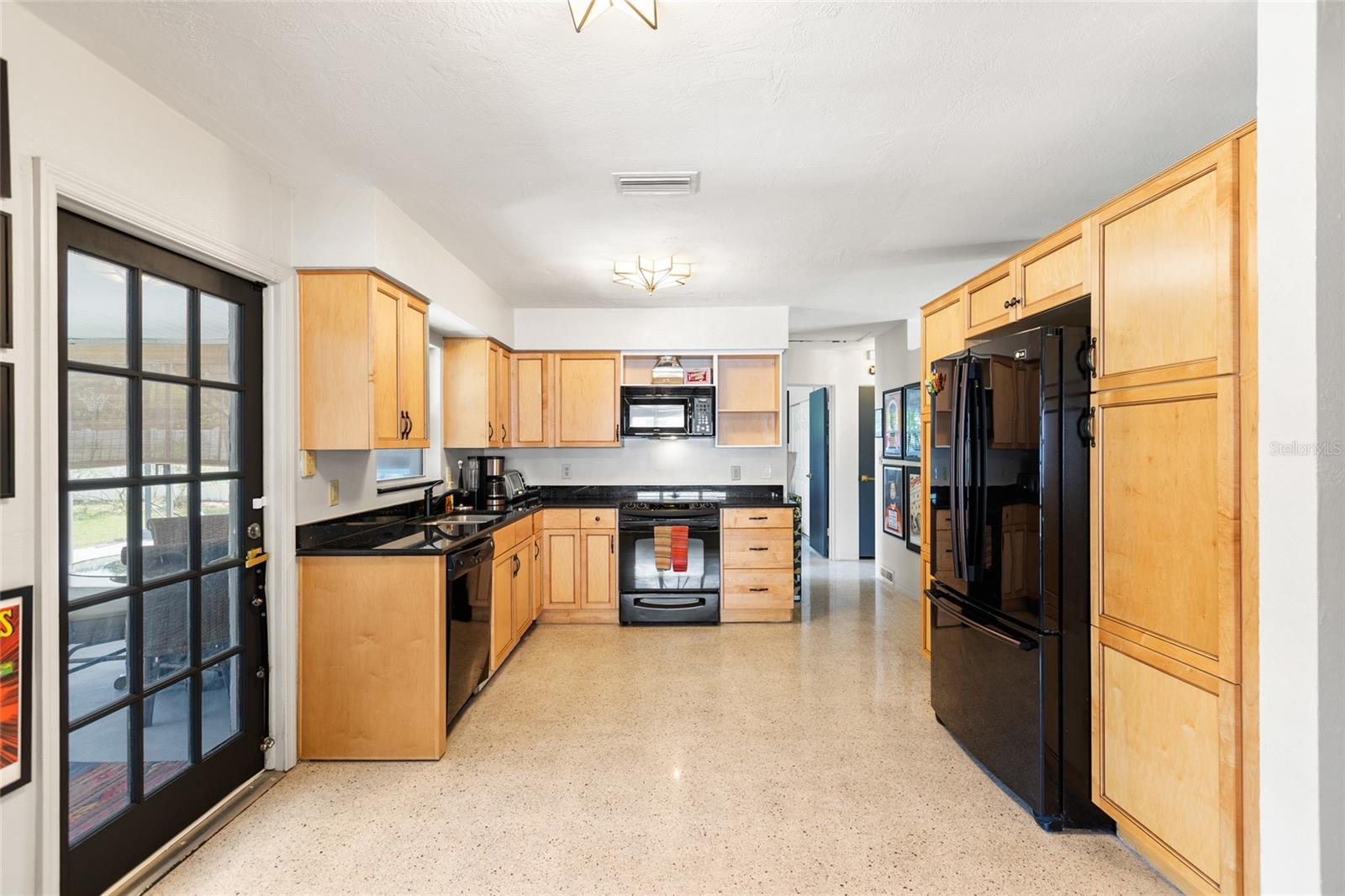 Image 15 of 51 For 1124 40th Avenue Ne