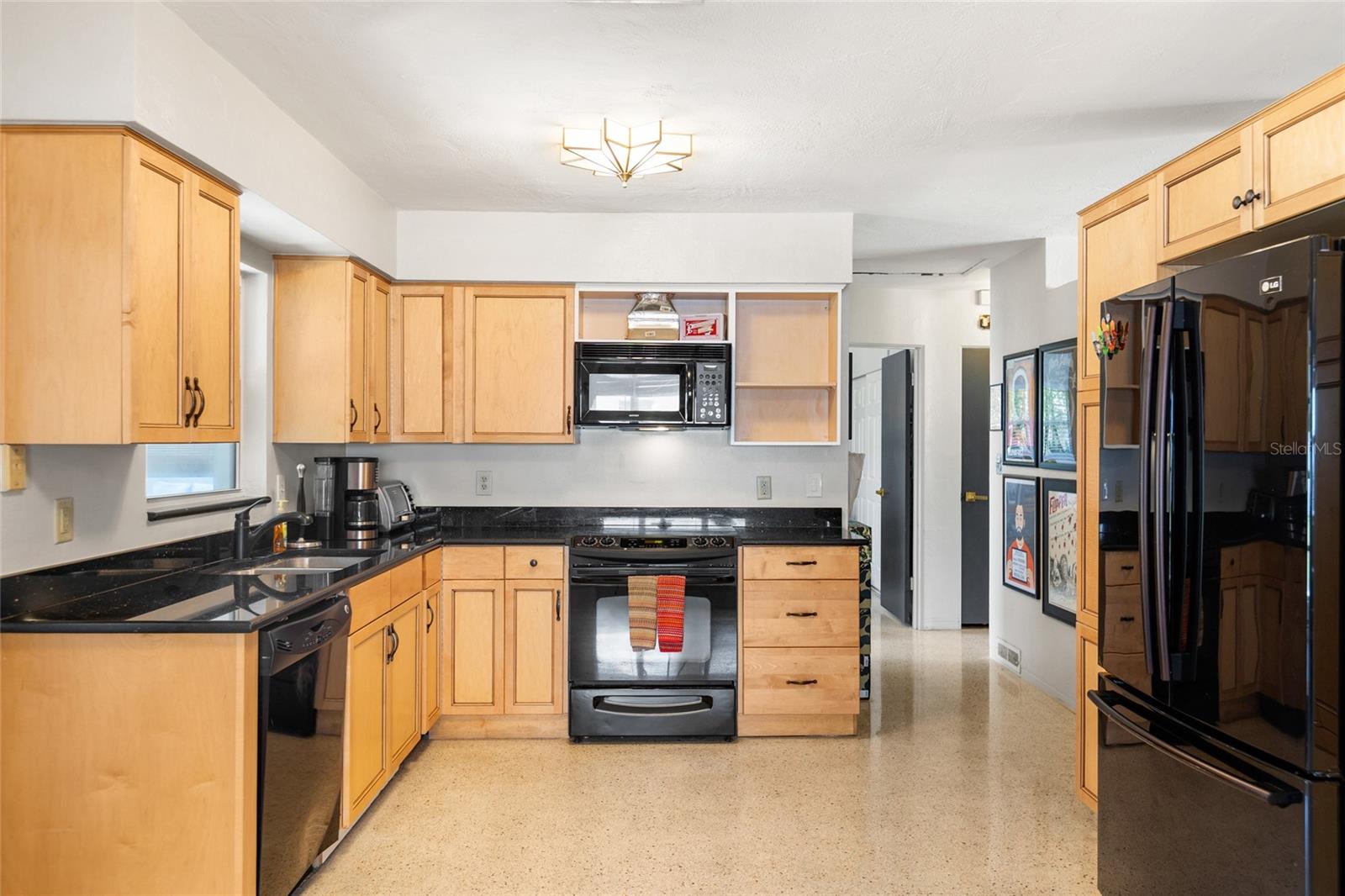 Image 16 of 51 For 1124 40th Avenue Ne