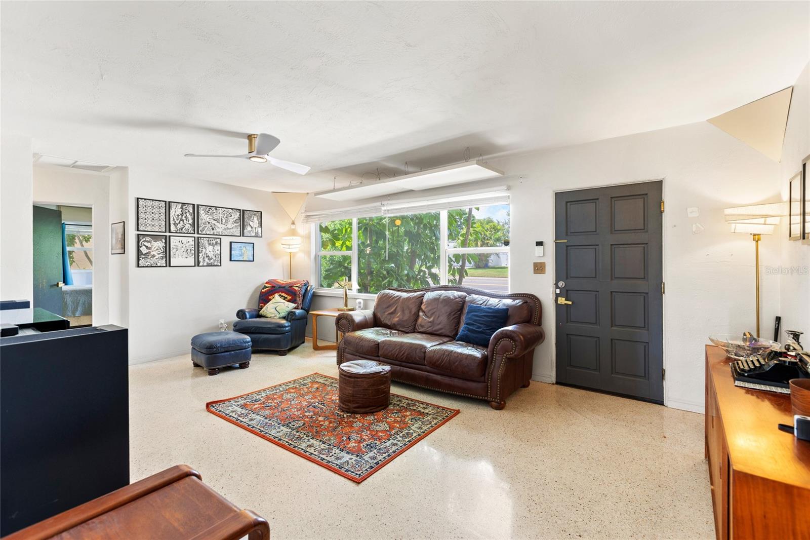 Image 9 of 51 For 1124 40th Avenue Ne