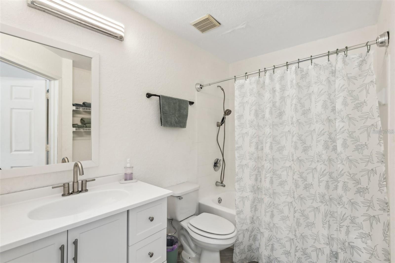 Image 12 of 27 For 17104 Carrington Park Drive 514