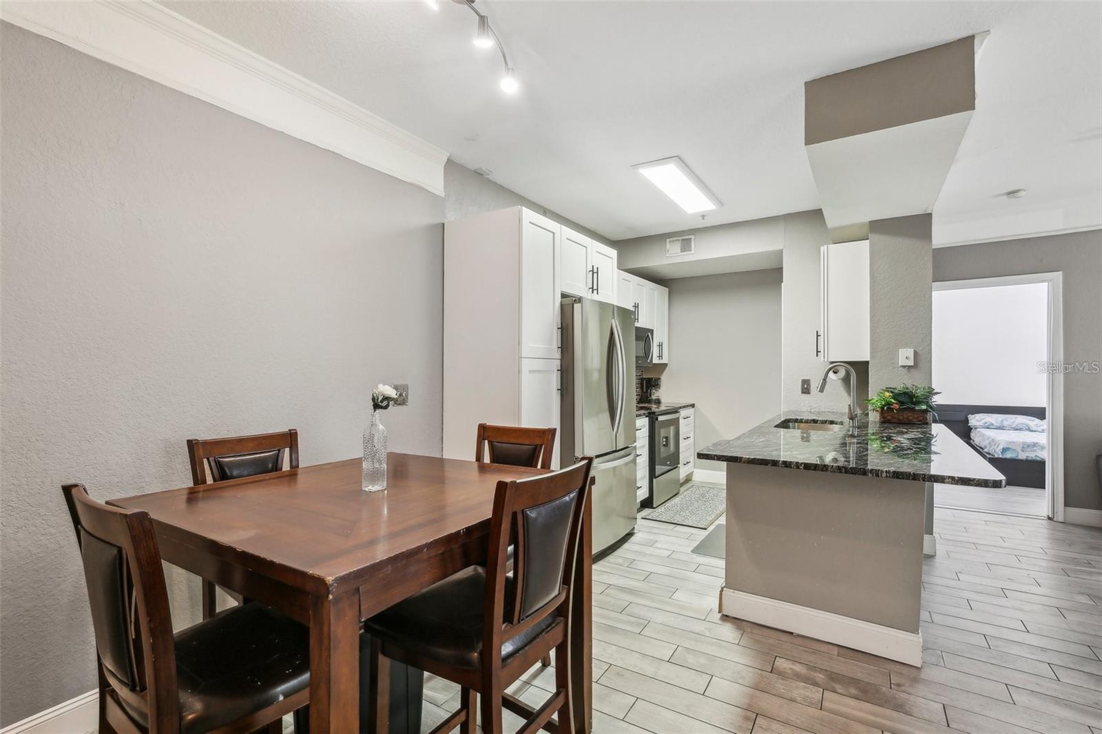 Image 6 of 27 For 17104 Carrington Park Drive 514