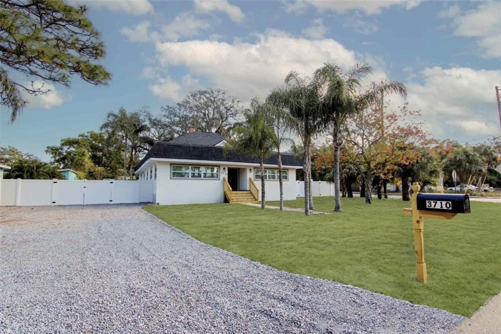 Image 3 of 26 For 3710 De Soto Boulevard