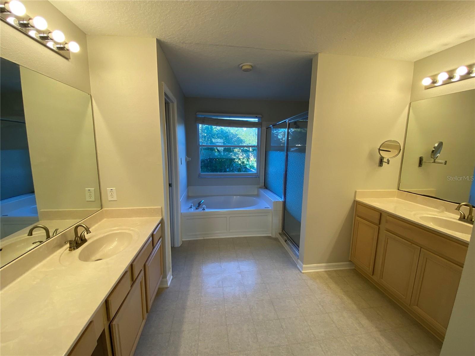 Image 19 of 21 For 1231 Brooke View Drive