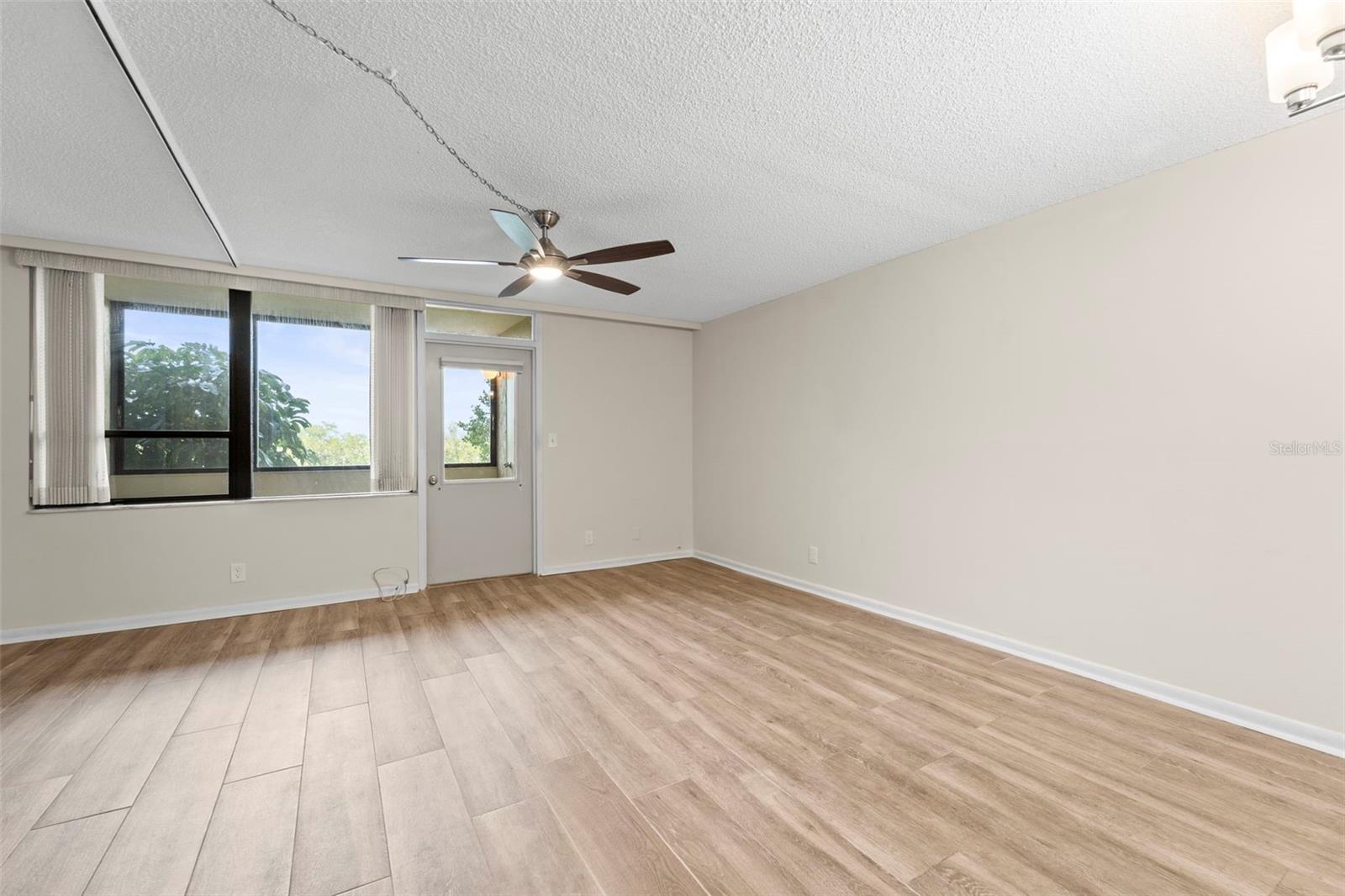 Image 7 of 36 For 2617 Cove Cay Drive 206