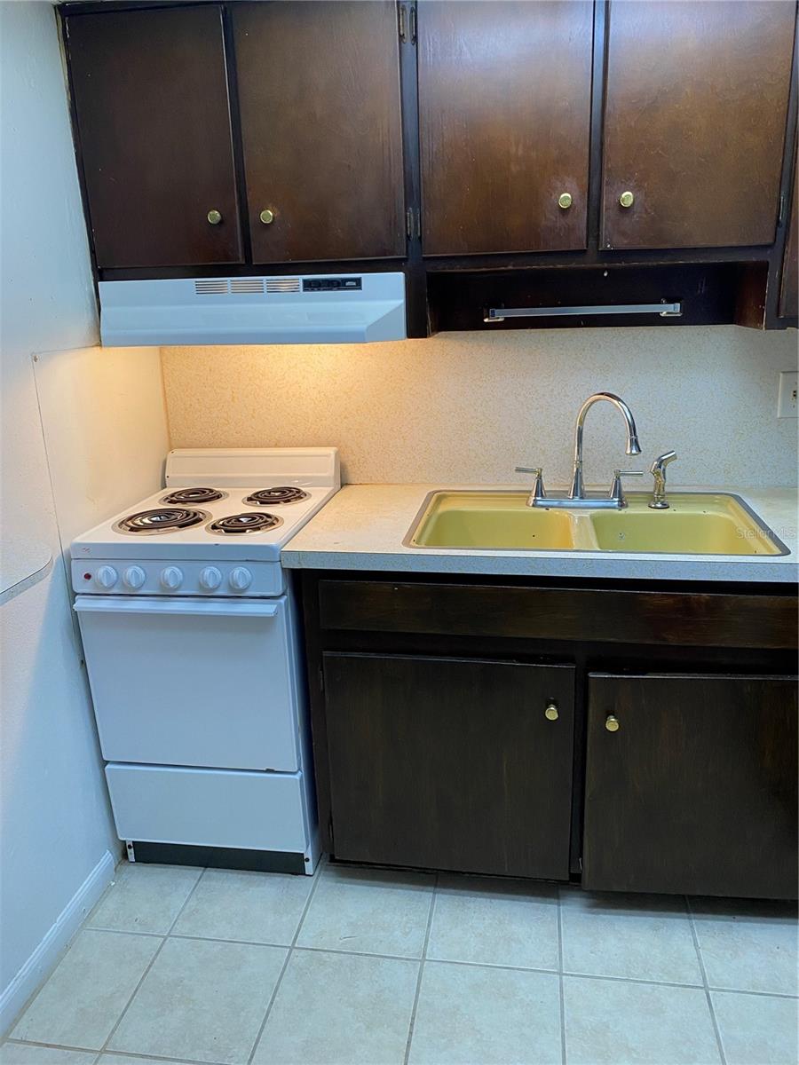 Image 2 of 6 For 2500 Harn Boulevard F5