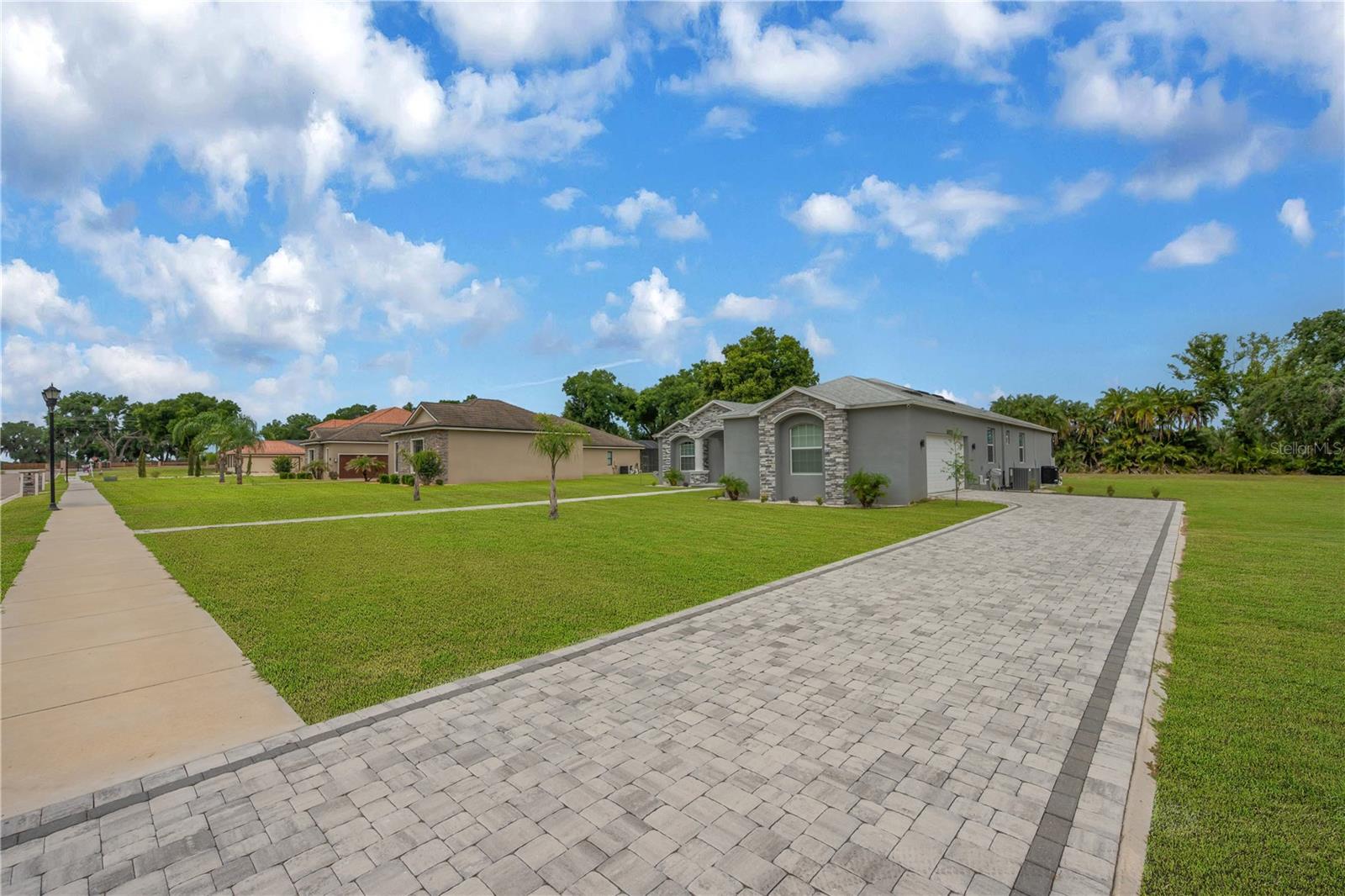 Image 11 of 64 For 10920 Flint Estates Drive