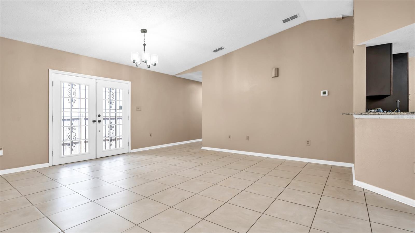 Image 11 of 33 For 2610 Lake Avenue