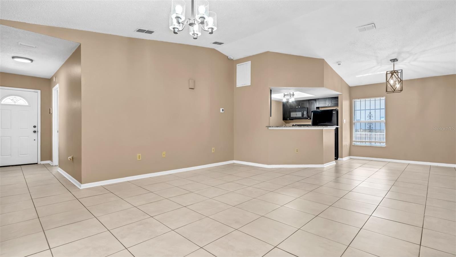 Image 8 of 33 For 2610 Lake Avenue